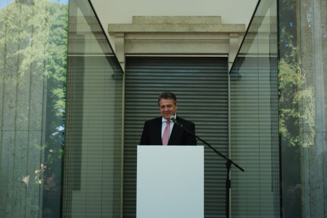 Sigmar Gabriel eröffnet den deutschen Pavillon. Foto: Moritz Niehues.